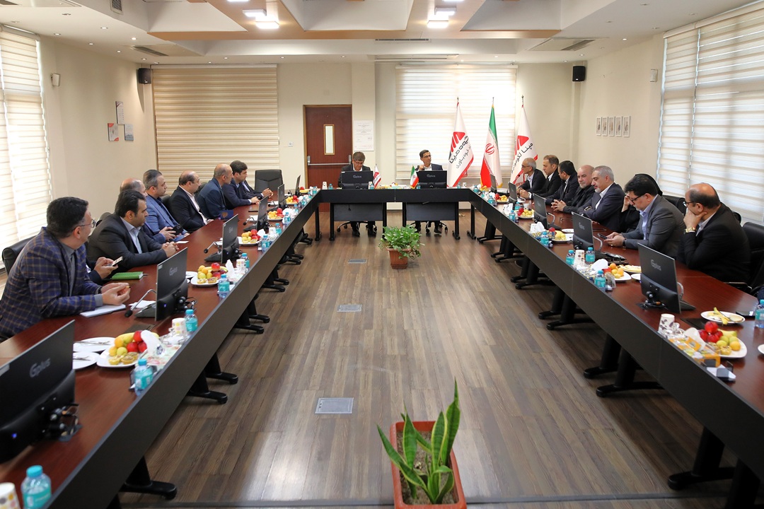 المدير التنفيذي للسكك الحديدية في إیران یؤكد على التعاون المشترك مع “مپنا”